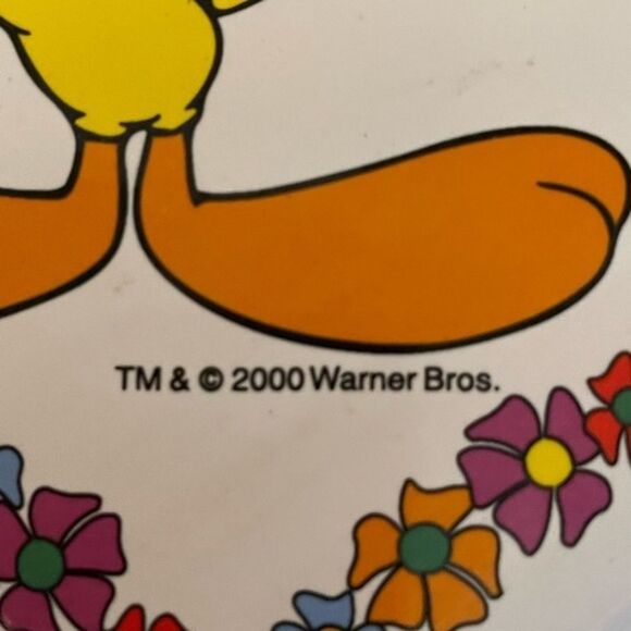 2000 Warner Brothers Tweety Bird World’s Prettiest Mom Heart Shaped trivet - Picture 2 of 3